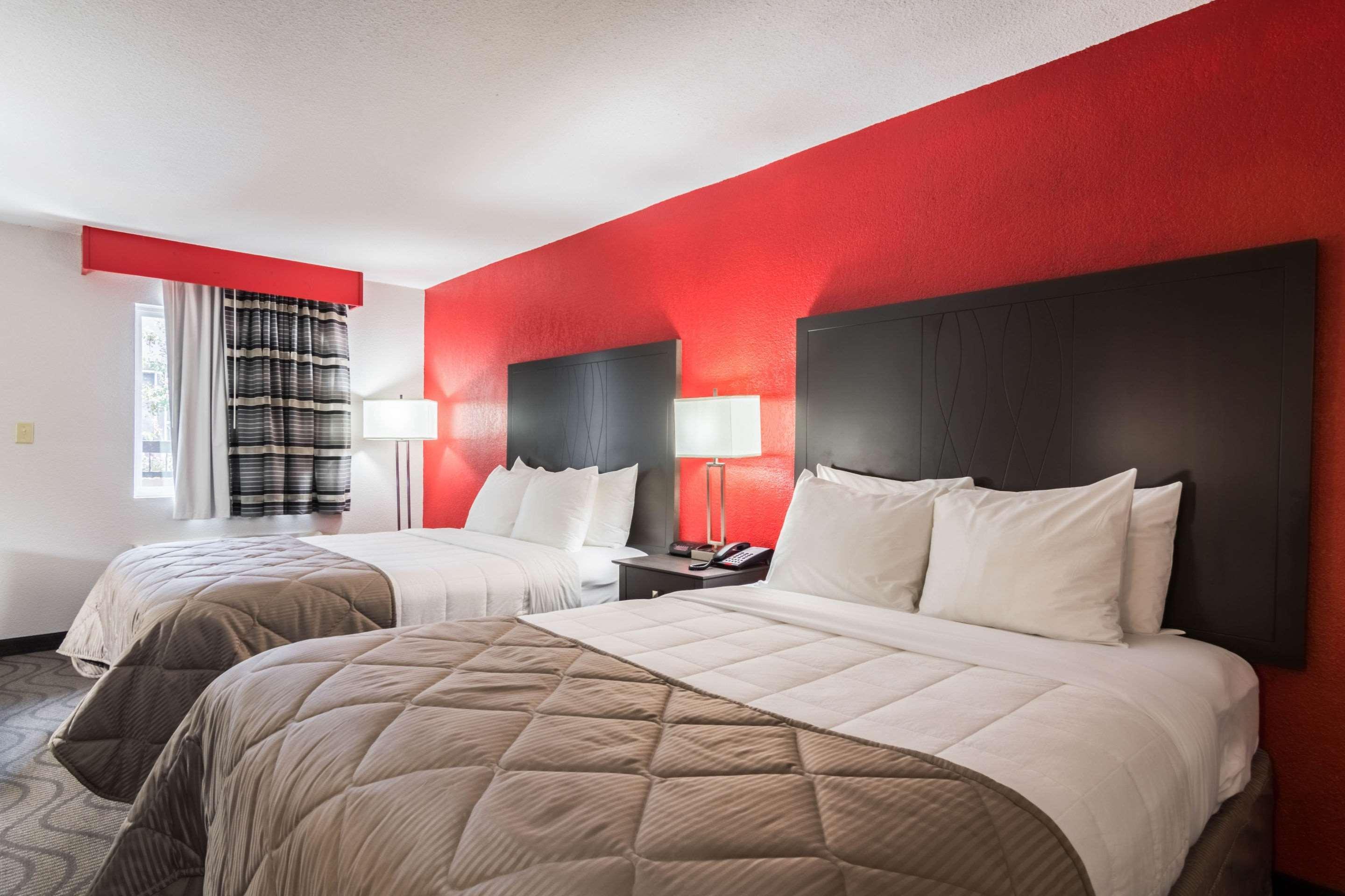 Clarion Inn & Suites Russellville I-40 Eksteriør bilde