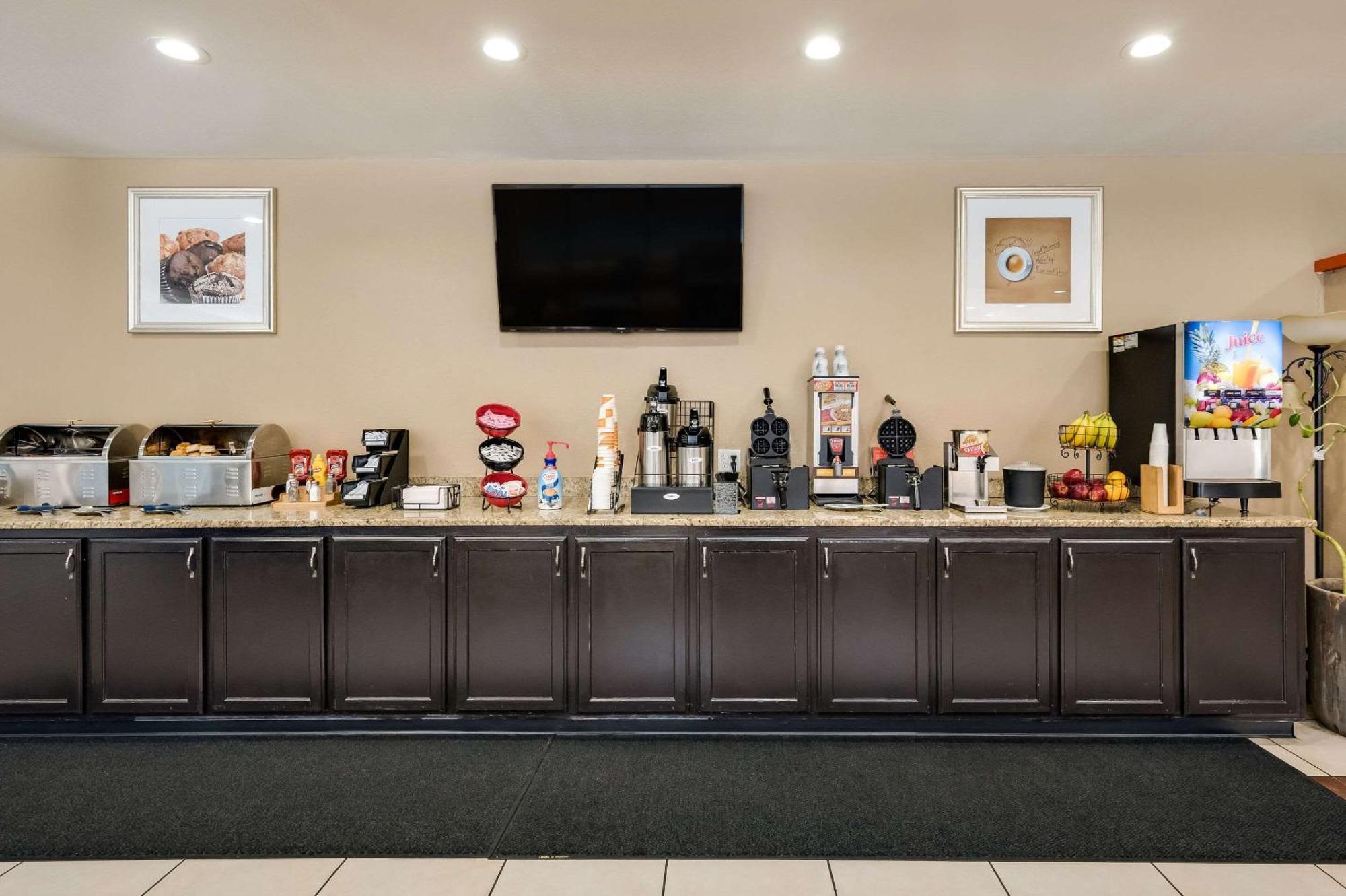 Clarion Inn & Suites Russellville I-40 Eksteriør bilde