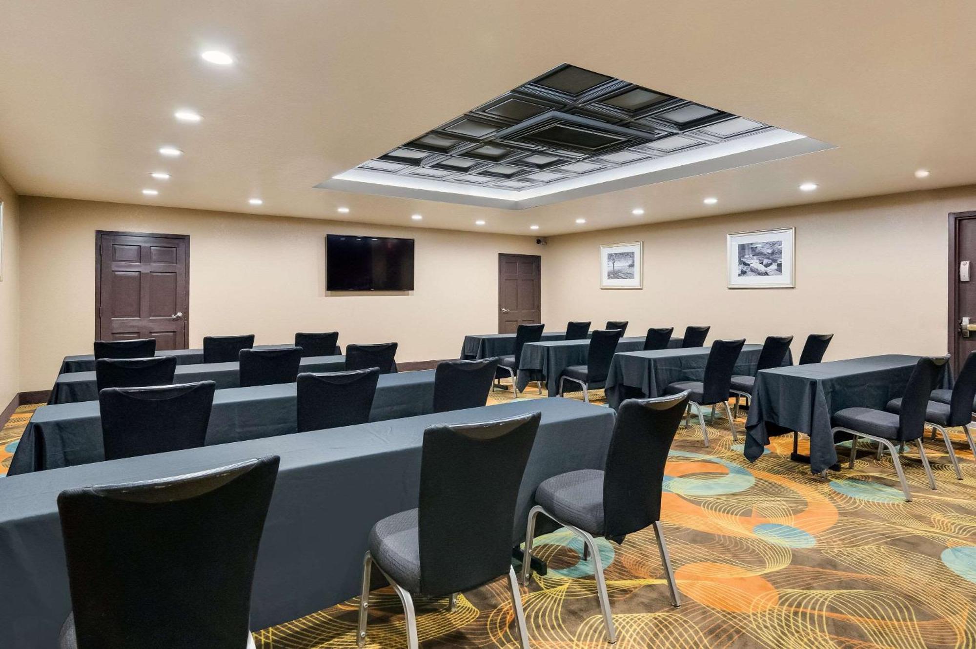Clarion Inn & Suites Russellville I-40 Eksteriør bilde