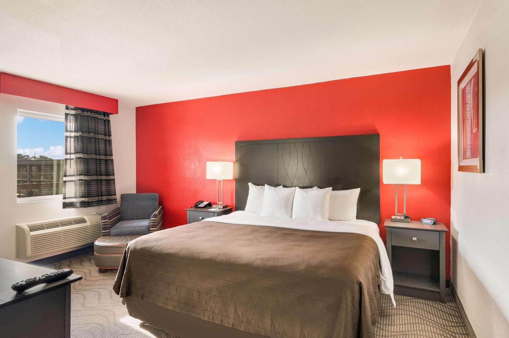 Clarion Inn & Suites Russellville I-40 Eksteriør bilde
