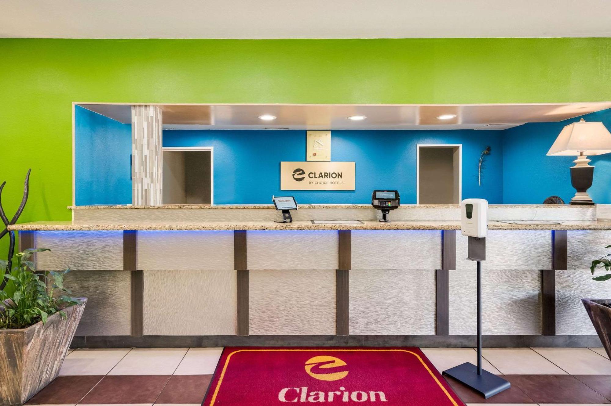 Clarion Inn & Suites Russellville I-40 Eksteriør bilde