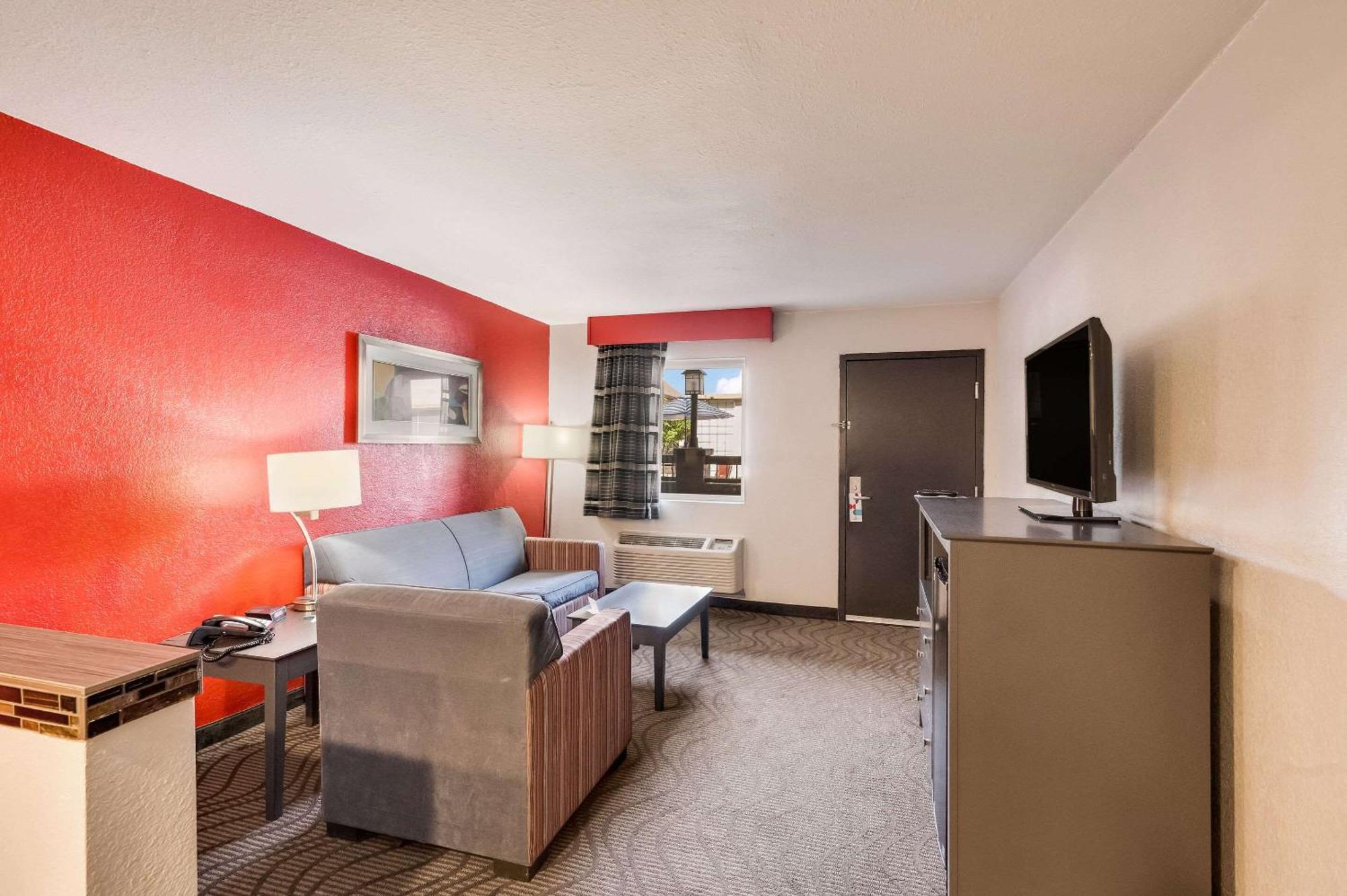 Clarion Inn & Suites Russellville I-40 Eksteriør bilde