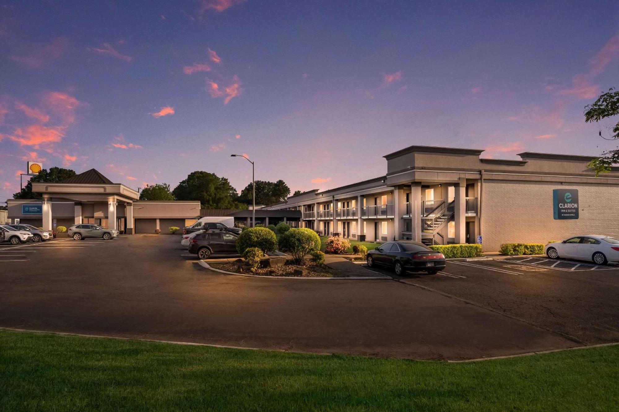 Clarion Inn & Suites Russellville I-40 Eksteriør bilde